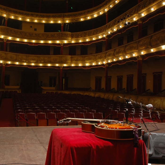 Rick Zunigar's guitar on stage, Argentina 2007